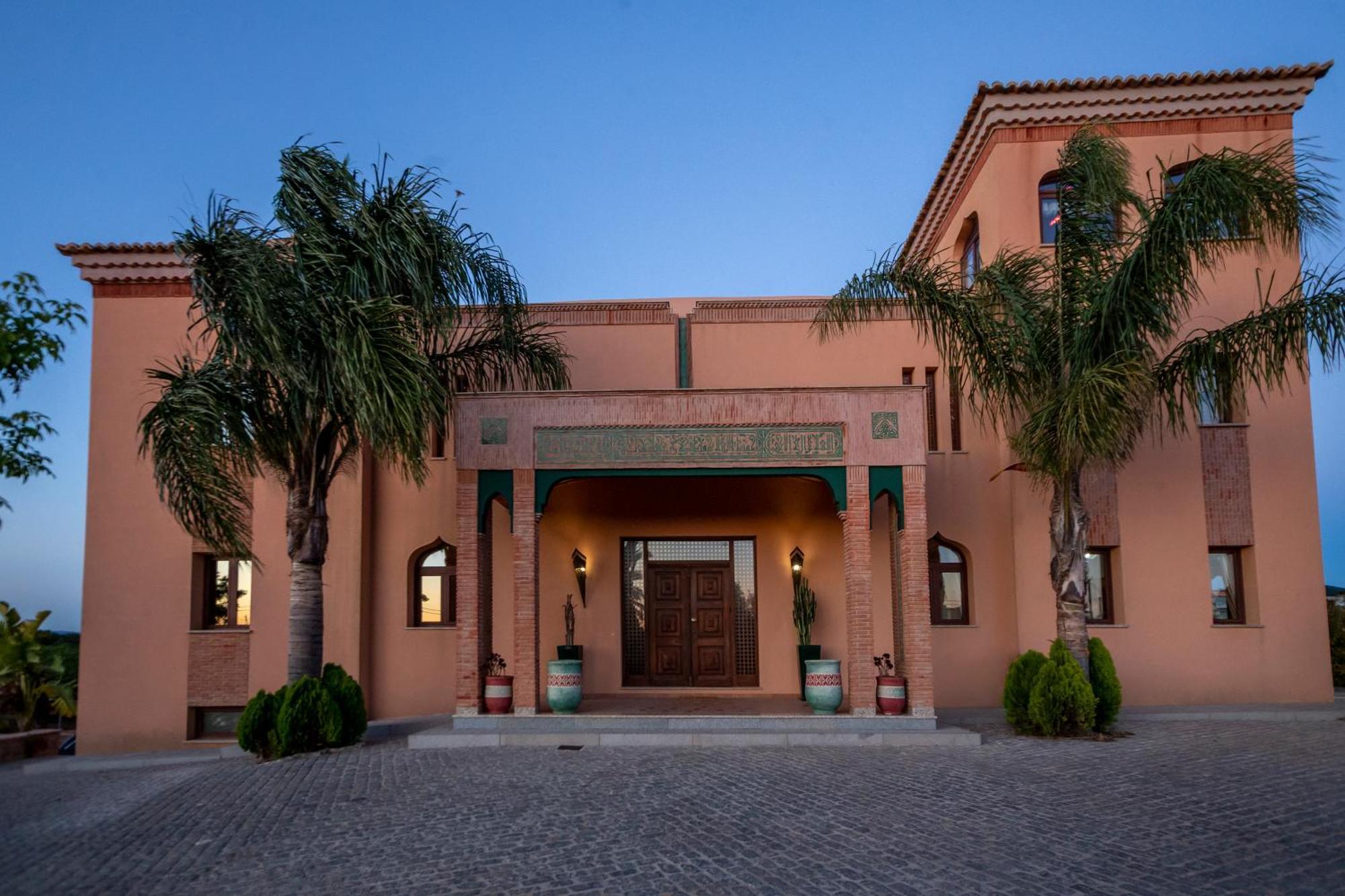 Al Karob Yoga Boutique Hotel Гия Екстериор снимка