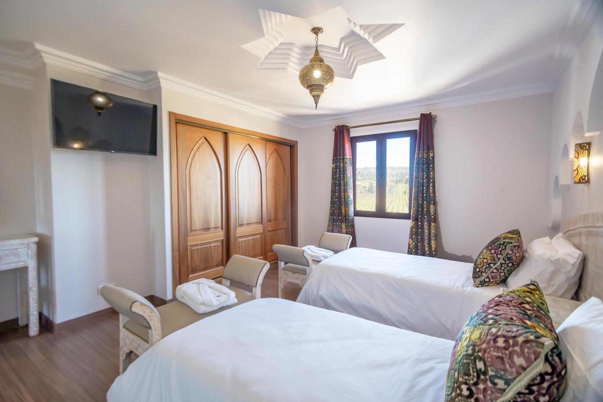 Al Karob Yoga Boutique Hotel Гия Екстериор снимка
